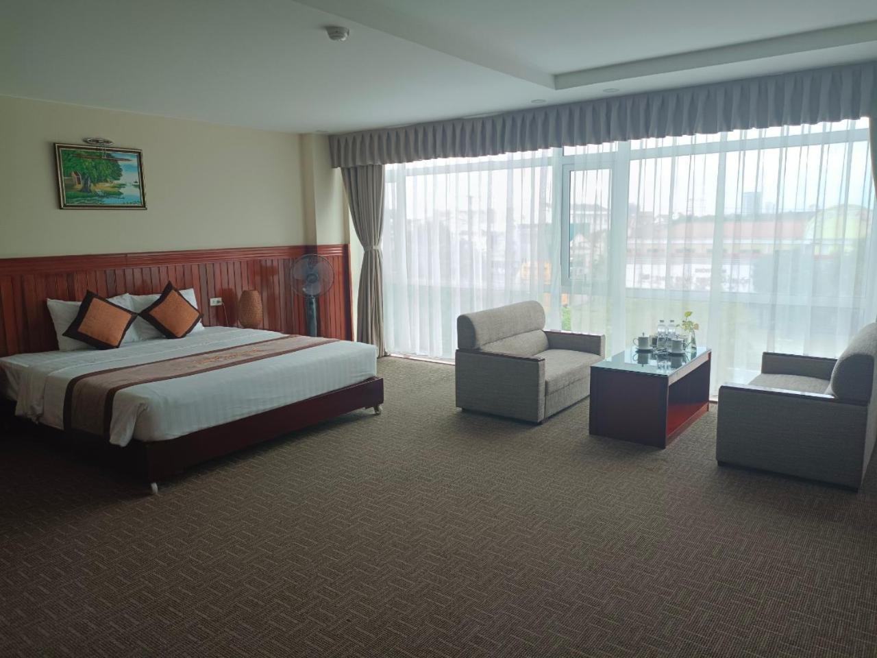 Vinh Plaza Hotel ภายนอก รูปภาพ
